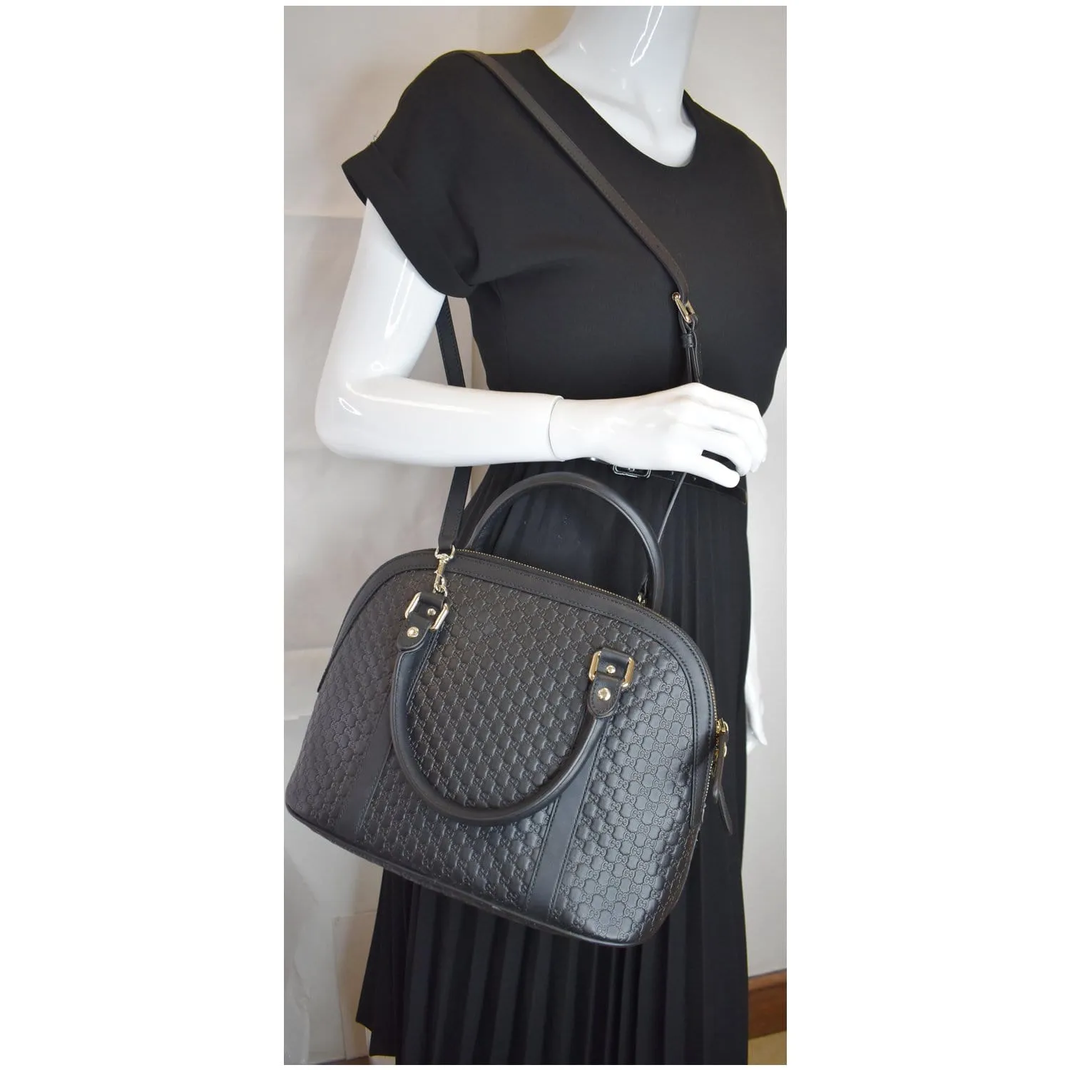 GUCCI Dome Medium Microguccissima Leather Shoulder Bag Black 449663