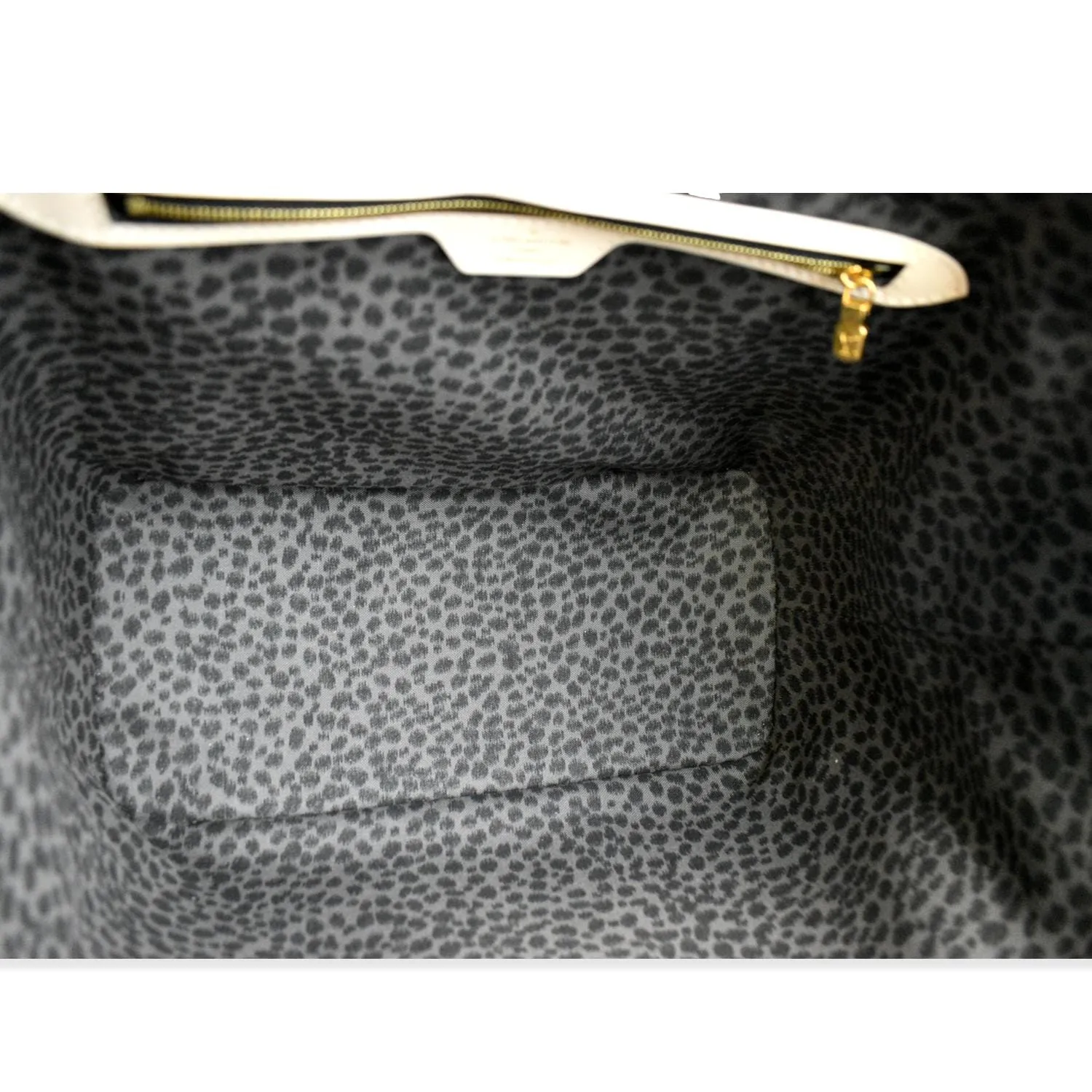LOUIS VUITTON Neverfull MM Wild At Heart Monogram Canvas Tote Bag Cream