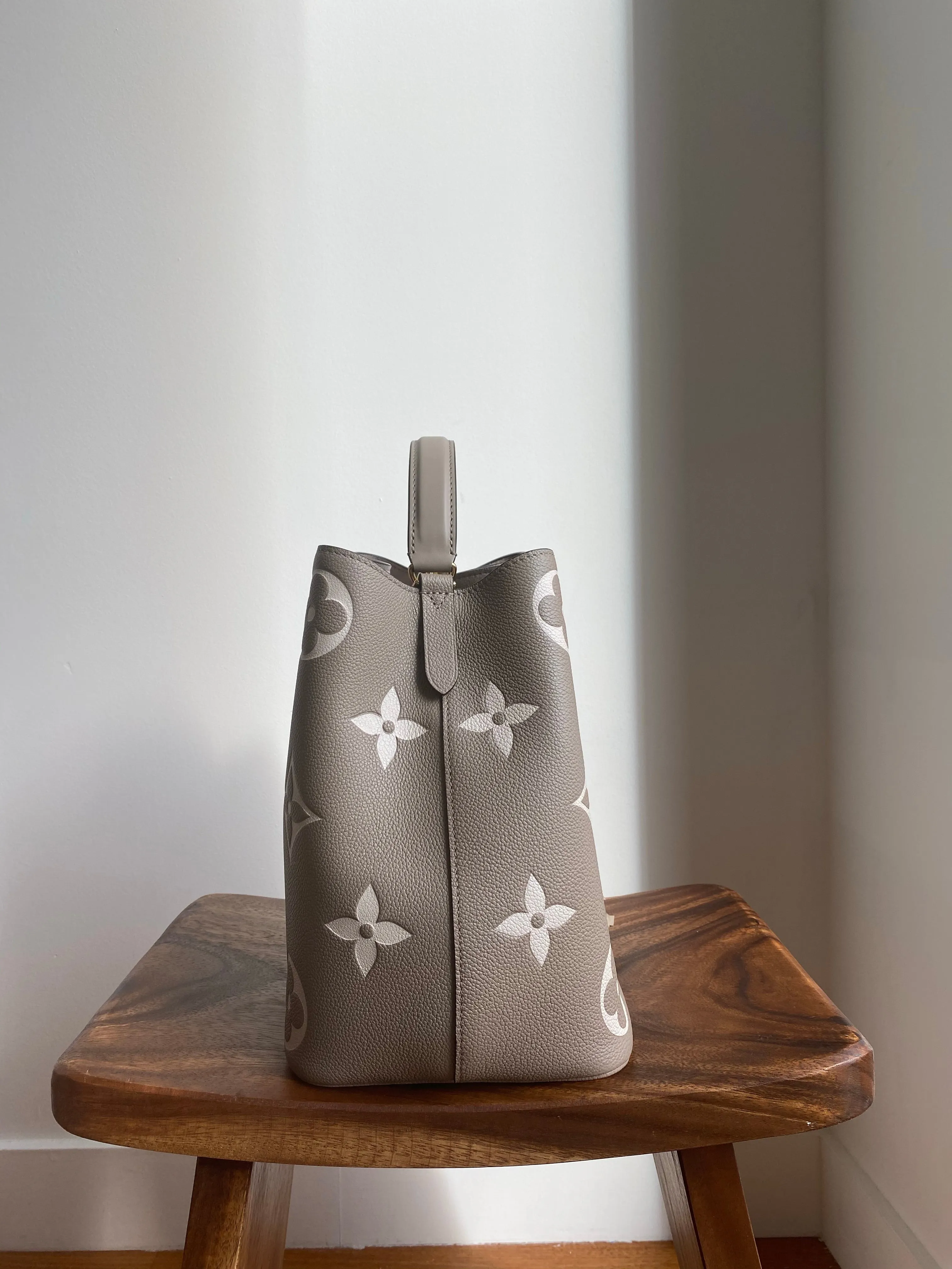 Louis Vuitton Turtledove NeoNoe MM M45555