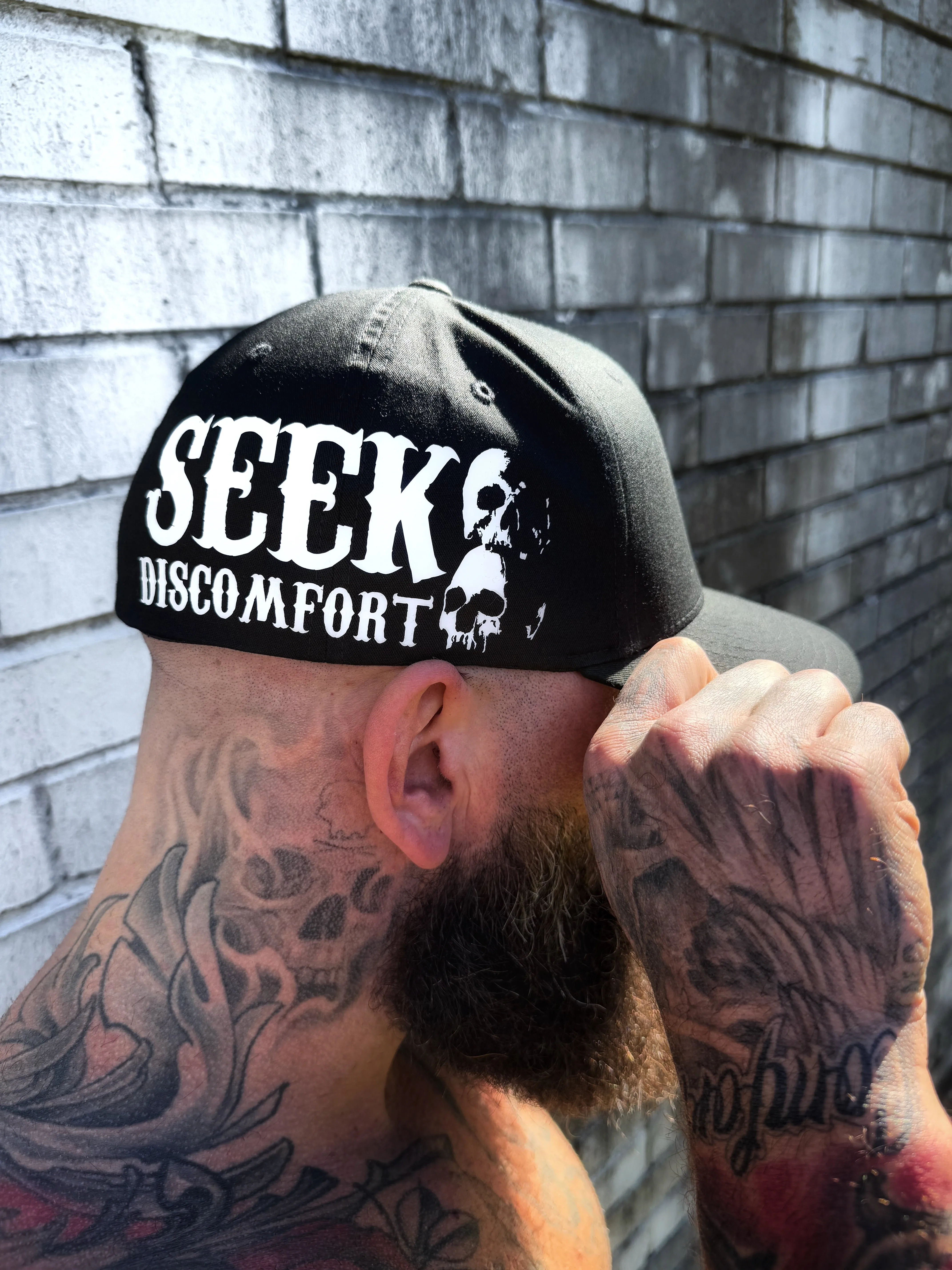 SEEK DISCOMFORT FLEXFIT COTTON SIDE STYLE HAT